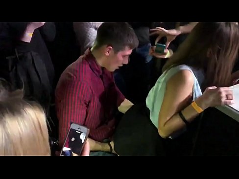 ❤️ Todellista seksiä venäläisessä yökerhossa. 18-vuotias venäläinen tyttö peräaukkoon ja emättimeen nussittu yökerhossa Laadukas porno at fi.sexygirlspics.ru ❤